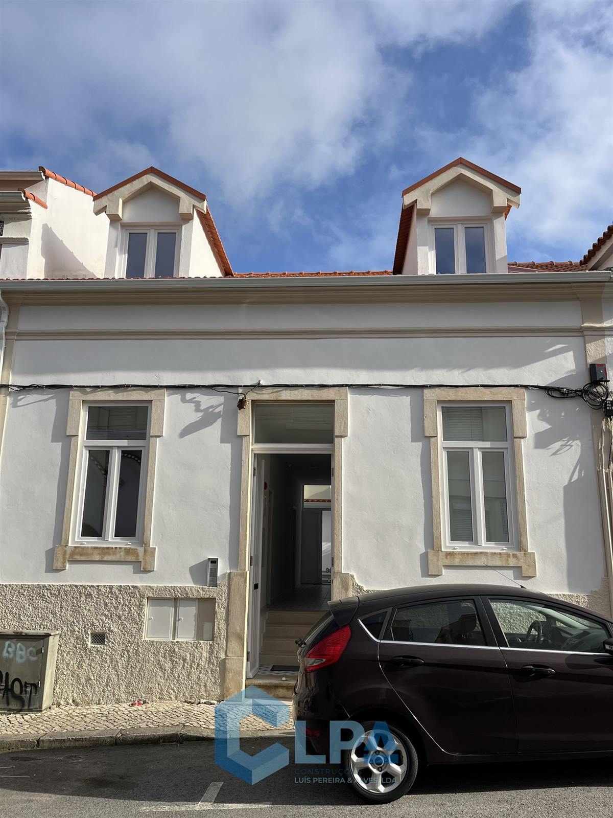 Casa urbana recuperada em Coimbra — CLPA