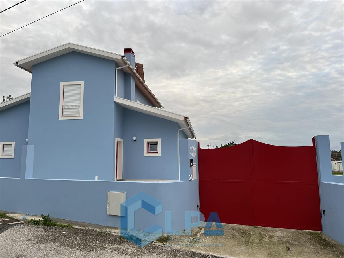 Exterior — moradia nova na Pampilhosa